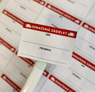 Nálepky na označenie zásielky